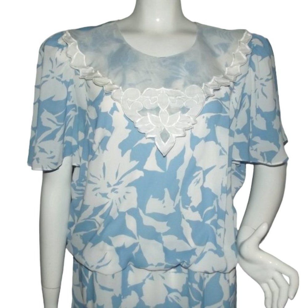 DIANE von FURSTENBERG Dress, XL, Blue/White Floral, VINTAGE, White Lace Bib - Picture 2 of 13